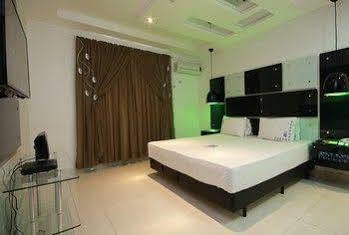 Motel Replay Guarulhos Adults Only Экстерьер фото